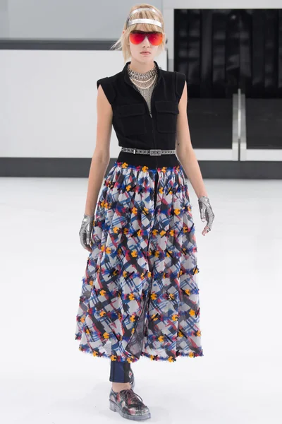 Look 32